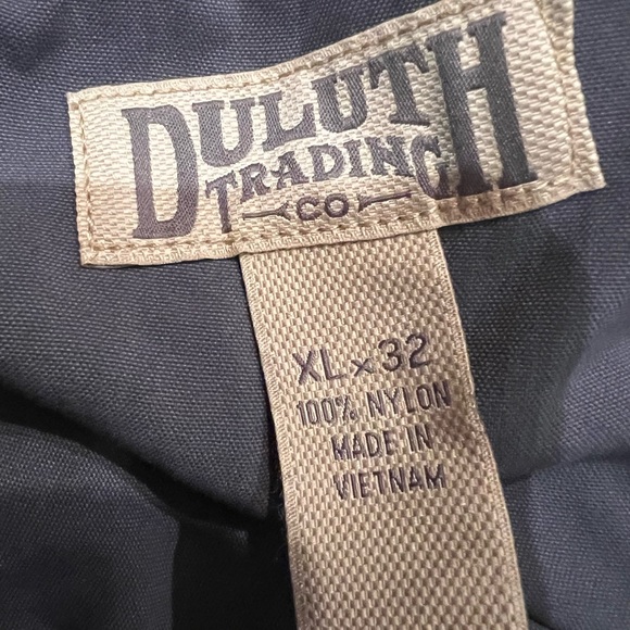 Duluth trading Co. Mens grey nylon hiking pants. Size XL - Picture 4 of 10